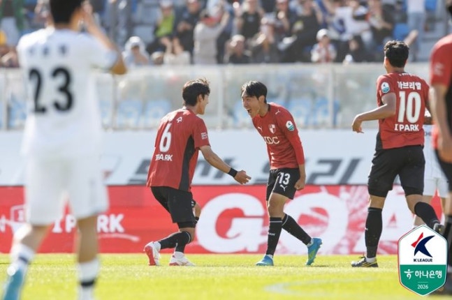 부산, 천안 1-0 꺾고 선두 질주…수원삼성과 승점 5점차